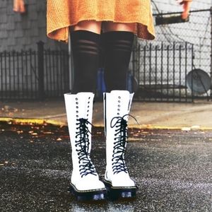 Platform combat boots docs in white "Britain"